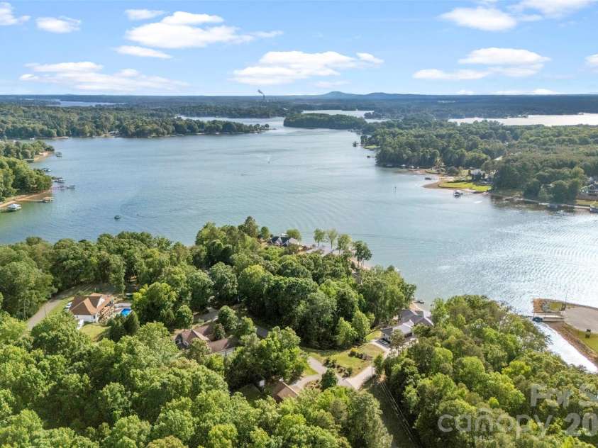 133 Folkstone Road, Mooresville, NC 28117.  MLS# CAR4397387, YatesRealty ID 40824. 