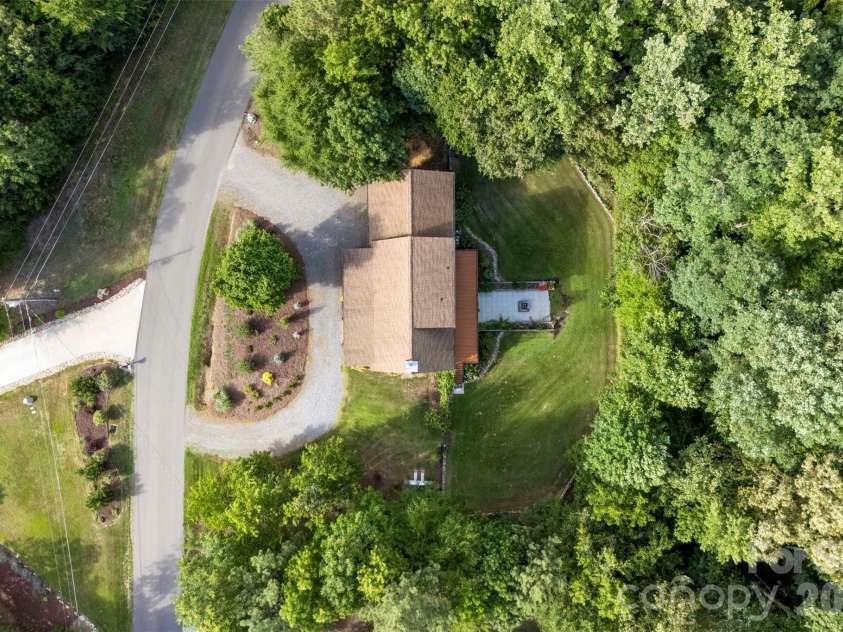 133 Folkstone Road, Mooresville, NC 28117.  MLS# CAR4397387, YatesRealty ID 40824. 