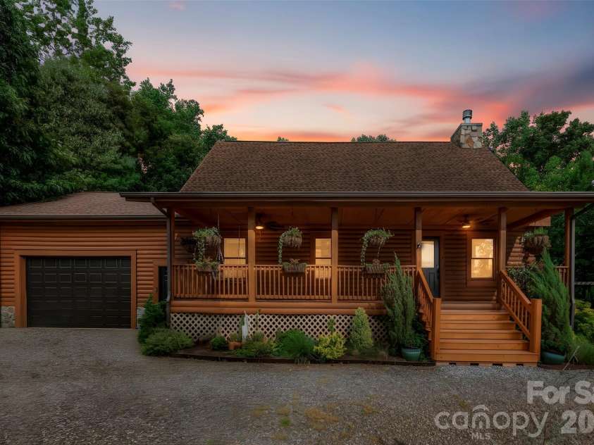 133 Folkstone Road, Mooresville, NC 28117.  MLS# CAR4397387, YatesRealty ID 40824. 