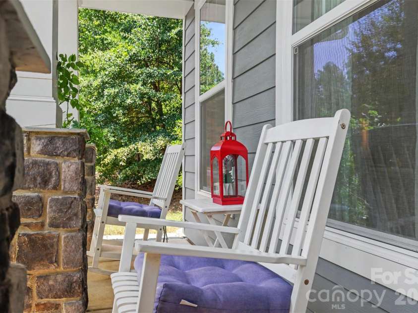9014 Manor Oak Court, Charlotte, NC 28277.  MLS# CAR4404842, YatesRealty ID 40825. 