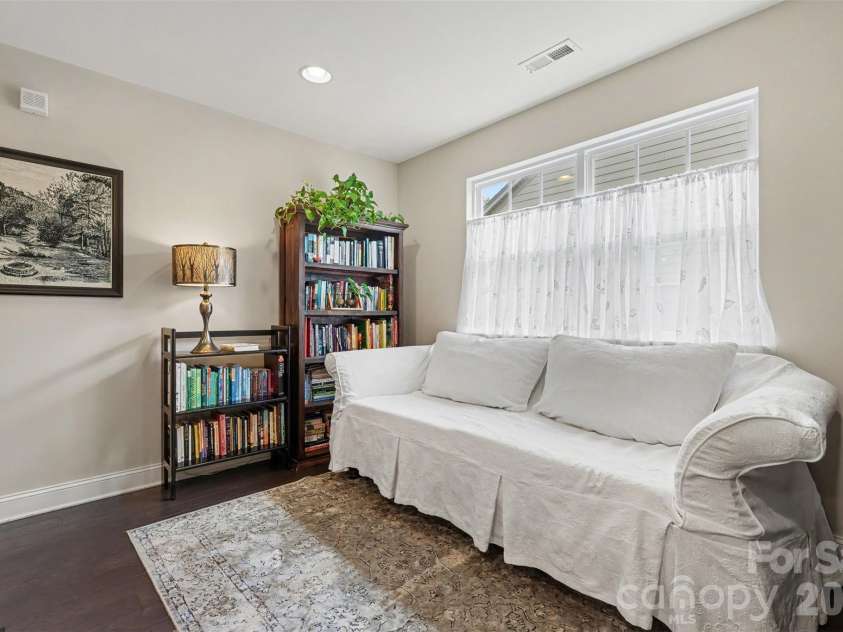 9014 Manor Oak Court, Charlotte, NC 28277.  MLS# CAR4404842, YatesRealty ID 40825. 