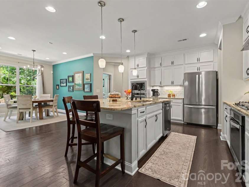 9014 Manor Oak Court, Charlotte, NC 28277.  MLS# CAR4404842, YatesRealty ID 40825. 