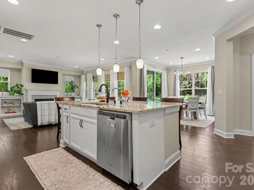 9014 Manor Oak Court, Charlotte, NC 28277.  MLS# CAR4404842, YatesRealty ID 40825. 