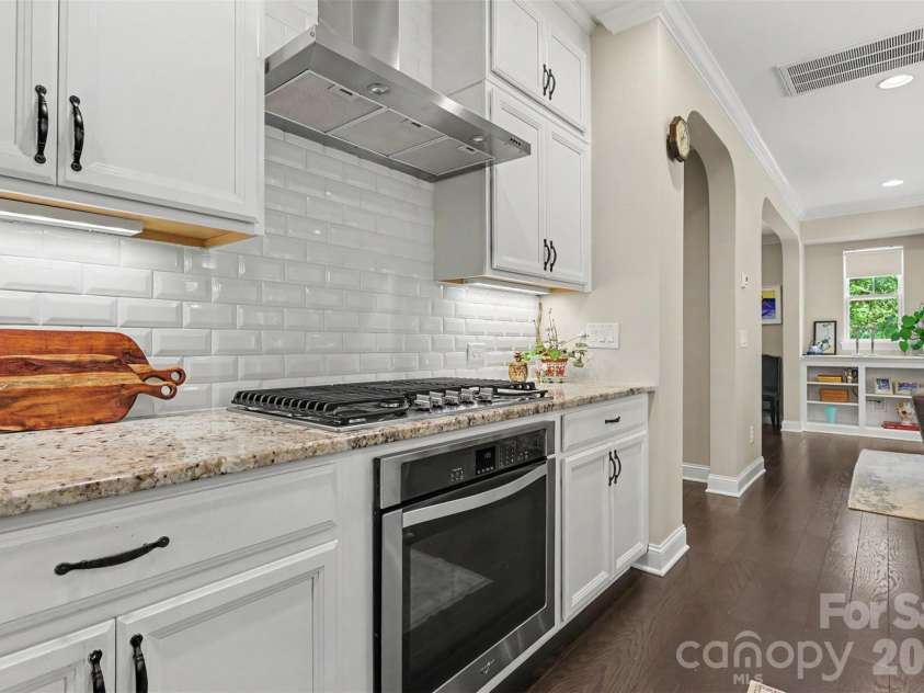 9014 Manor Oak Court, Charlotte, NC 28277.  MLS# CAR4404842, YatesRealty ID 40825. 