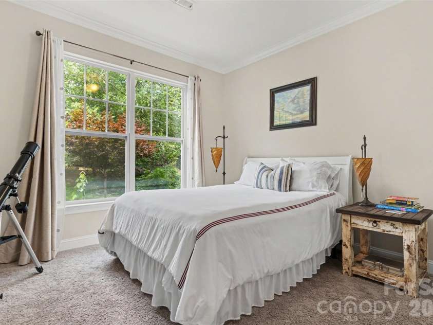 9014 Manor Oak Court, Charlotte, NC 28277.  MLS# CAR4404842, YatesRealty ID 40825. 