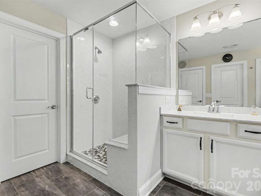 9014 Manor Oak Court, Charlotte, NC 28277.  MLS# CAR4404842, YatesRealty ID 40825. 