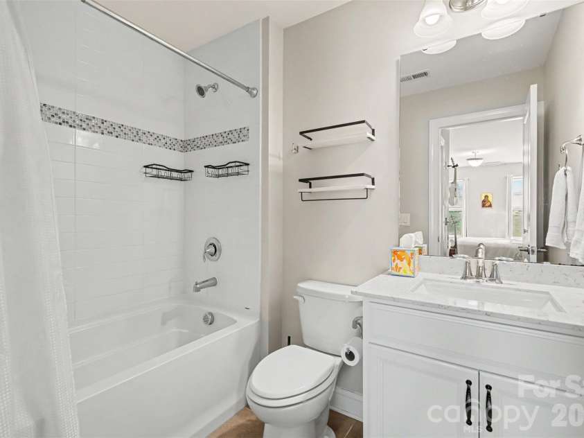 9014 Manor Oak Court, Charlotte, NC 28277.  MLS# CAR4404842, YatesRealty ID 40825. 