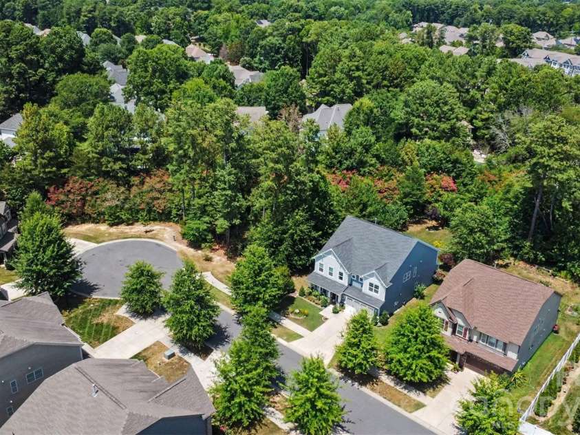 9014 Manor Oak Court, Charlotte, NC 28277.  MLS# CAR4404842, YatesRealty ID 40825. 