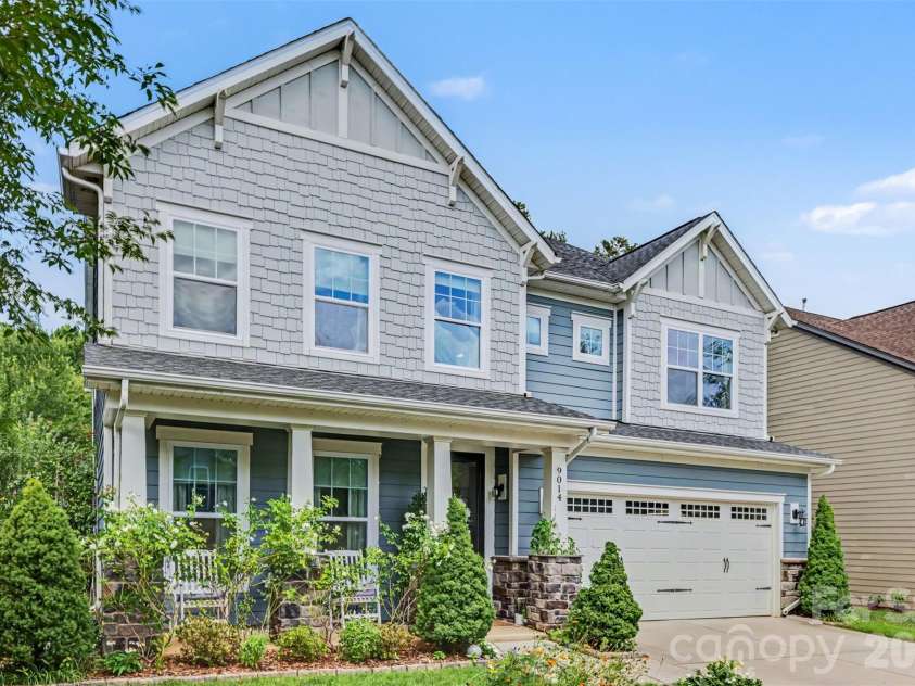 9014 Manor Oak Court, Charlotte, NC 28277.  MLS# CAR4404842, YatesRealty ID 40825. 