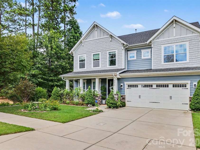 9014 Manor Oak Court, Charlotte, NC 28277.  MLS# CAR4404842, YatesRealty ID 40825. 