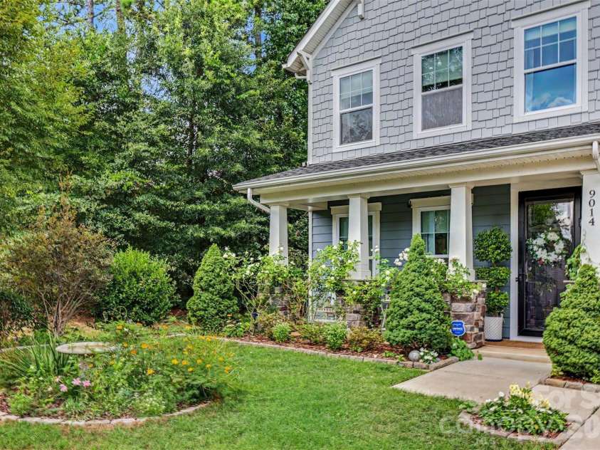 9014 Manor Oak Court, Charlotte, NC 28277.  MLS# CAR4404842, YatesRealty ID 40825. 
