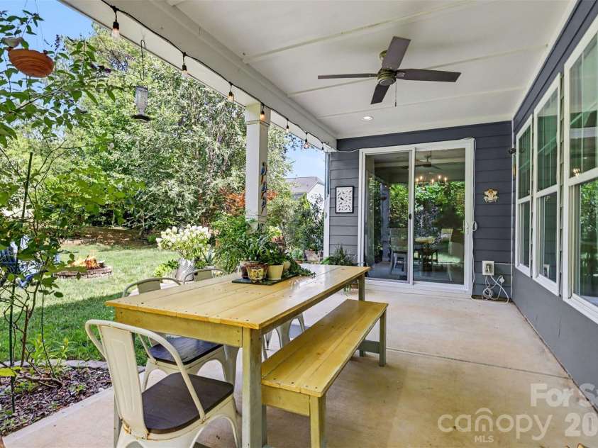 9014 Manor Oak Court, Charlotte, NC 28277.  MLS# CAR4404842, YatesRealty ID 40825. 
