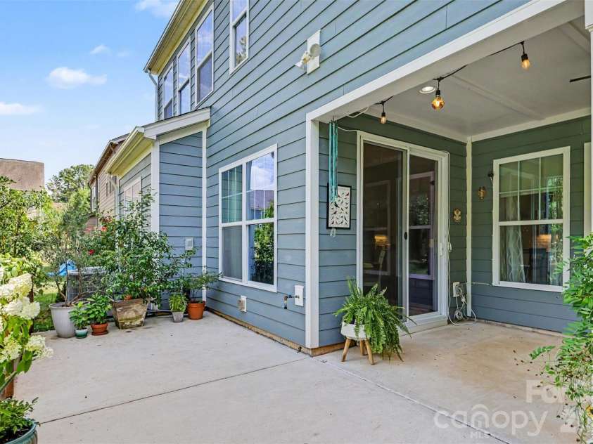 9014 Manor Oak Court, Charlotte, NC 28277.  MLS# CAR4404842, YatesRealty ID 40825. 