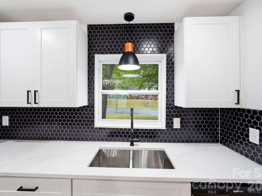 1453 Grovewood Drive, Charlotte, NC 28208.  MLS# CAR4407052, YatesRealty ID 40826. 