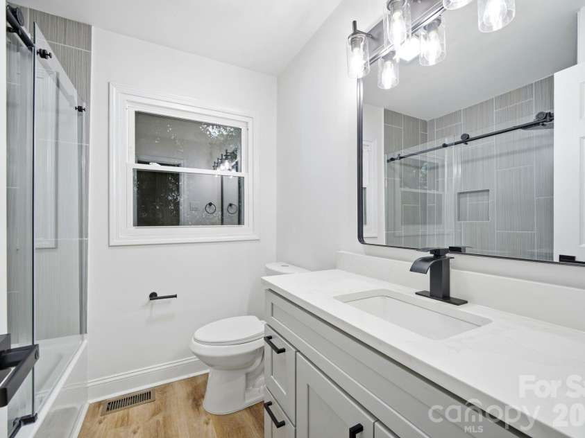 1453 Grovewood Drive, Charlotte, NC 28208.  MLS# CAR4407052, YatesRealty ID 40826. 