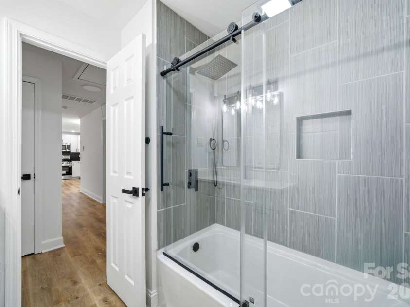 1453 Grovewood Drive, Charlotte, NC 28208.  MLS# CAR4407052, YatesRealty ID 40826. 