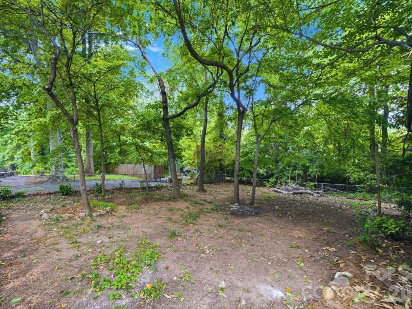 1453 Grovewood Drive, Charlotte, NC 28208.  MLS# CAR4407052, YatesRealty ID 40826. 