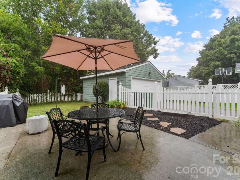 13523 Carleen Way Drive, Charlotte, NC 28213.  MLS# CAR4406221, YatesRealty ID 40827. 