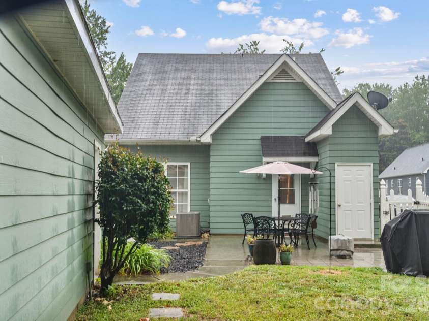 13523 Carleen Way Drive, Charlotte, NC 28213.  MLS# CAR4406221, YatesRealty ID 40827. 