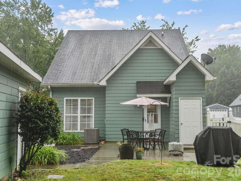 13523 Carleen Way Drive, Charlotte, NC 28213.  MLS# CAR4406221, YatesRealty ID 40827. 