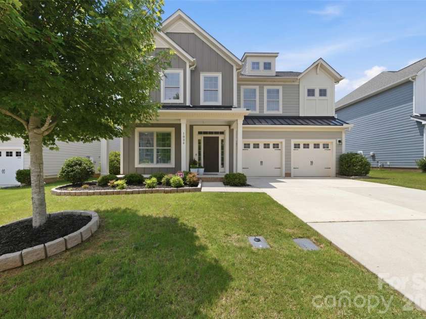 1004 Hallmark Way, Waxhaw, NC 28173.  MLS# CAR4407833, YatesRealty ID 40829. 