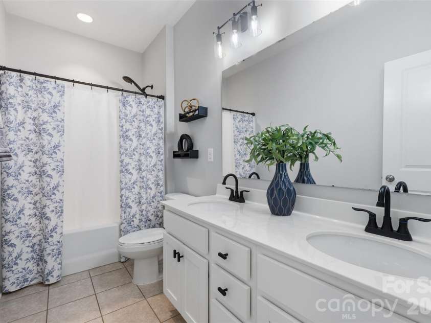 1004 Hallmark Way, Waxhaw, NC 28173.  MLS# CAR4407833, YatesRealty ID 40829. 