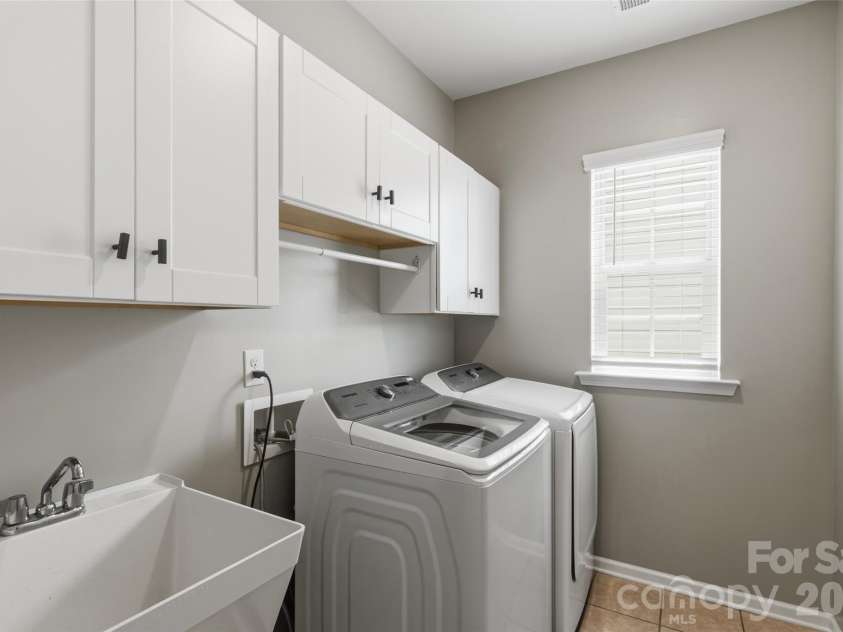 1004 Hallmark Way, Waxhaw, NC 28173.  MLS# CAR4407833, YatesRealty ID 40829. 