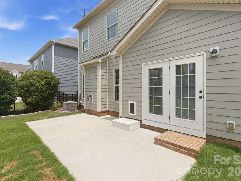 1004 Hallmark Way, Waxhaw, NC 28173.  MLS# CAR4407833, YatesRealty ID 40829. 