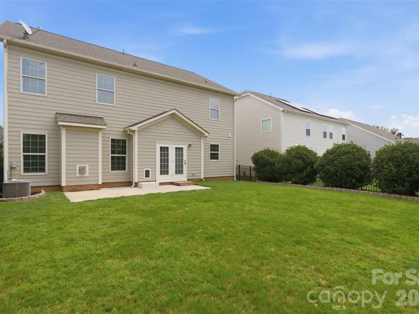 1004 Hallmark Way, Waxhaw, NC 28173.  MLS# CAR4407833, YatesRealty ID 40829. 
