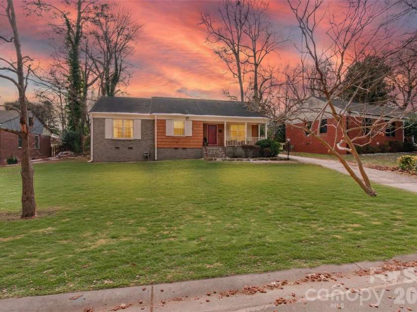 3728 Stonehaven Drive, Charlotte, NC 28215.  MLS# CAR4342946, YatesRealty ID 4083. 