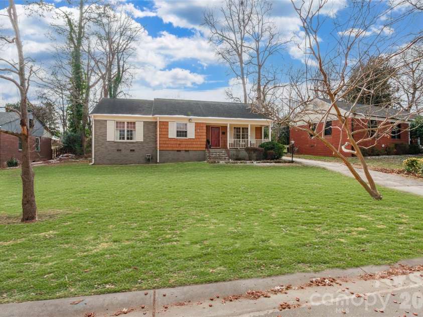 3728 Stonehaven Drive, Charlotte, NC 28215.  MLS# CAR4342946, YatesRealty ID 4083. 