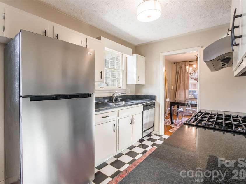 3728 Stonehaven Drive, Charlotte, NC 28215.  MLS# CAR4342946, YatesRealty ID 4083. 