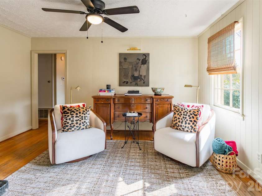 3728 Stonehaven Drive, Charlotte, NC 28215.  MLS# CAR4342946, YatesRealty ID 4083. 