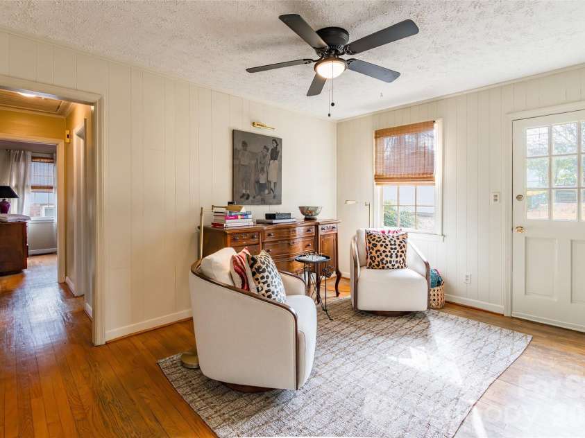 3728 Stonehaven Drive, Charlotte, NC 28215.  MLS# CAR4342946, YatesRealty ID 4083. 