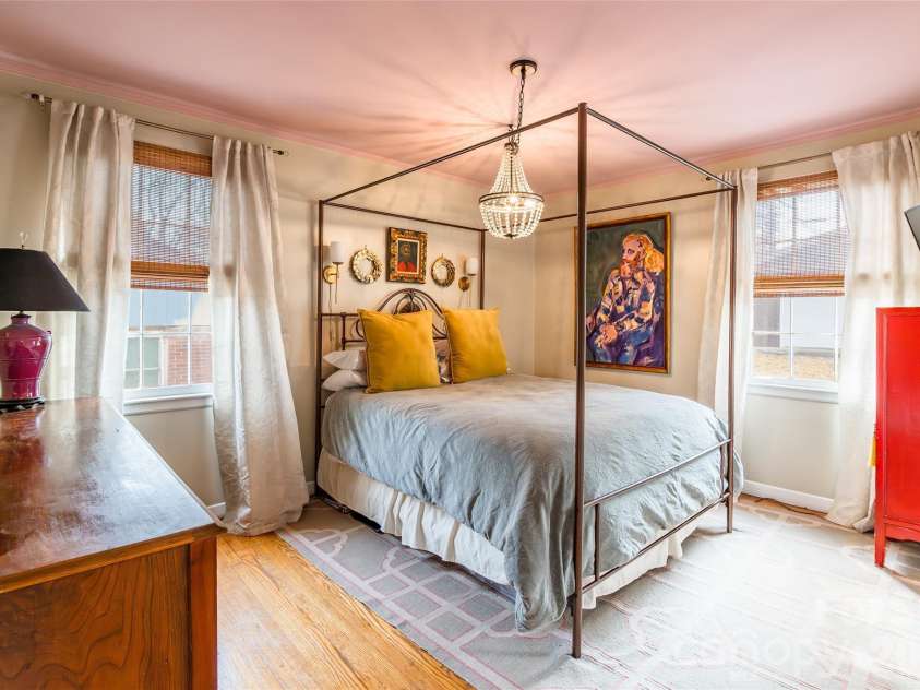 3728 Stonehaven Drive, Charlotte, NC 28215.  MLS# CAR4342946, YatesRealty ID 4083. 