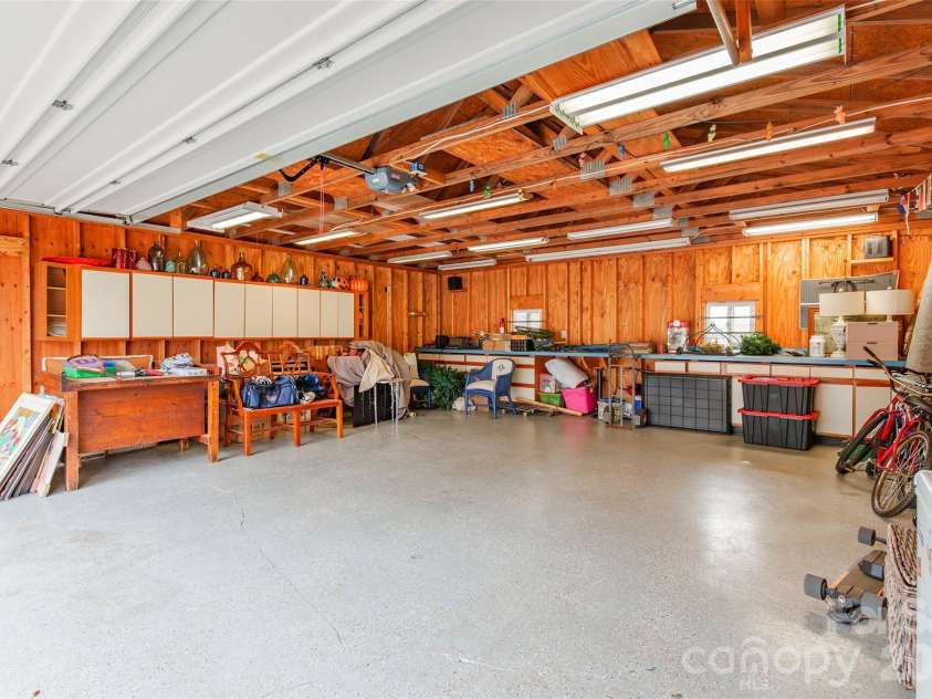 3728 Stonehaven Drive, Charlotte, NC 28215.  MLS# CAR4342946, YatesRealty ID 4083. 