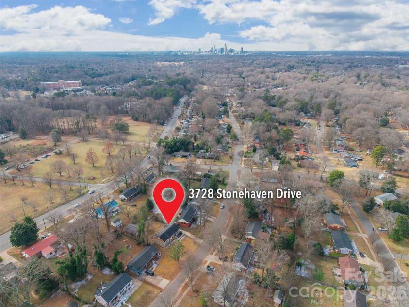 3728 Stonehaven Drive, Charlotte, NC 28215.  MLS# CAR4342946, YatesRealty ID 4083. 