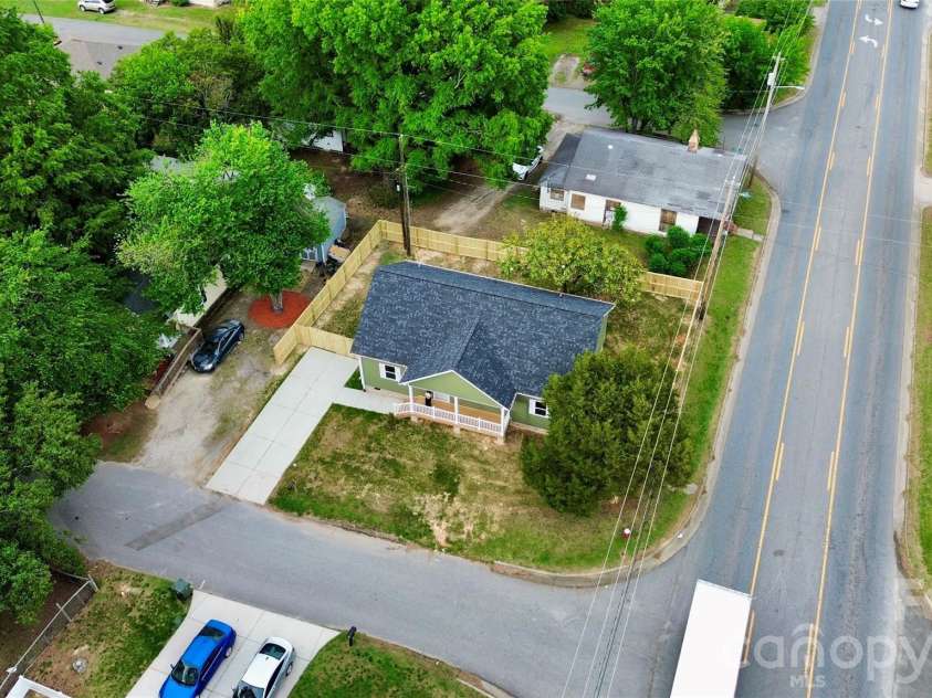 901 E Church Street, Cherryville, NC 28021.  MLS# CAR4320595, YatesRealty ID 4083. 
