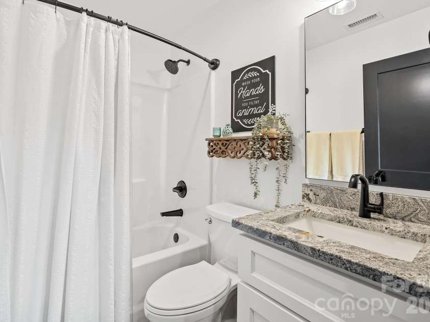 559 Blacksmith Run Drive, Hendersonville, NC 28792.  MLS# CAR4408533, YatesRealty ID 40830. 