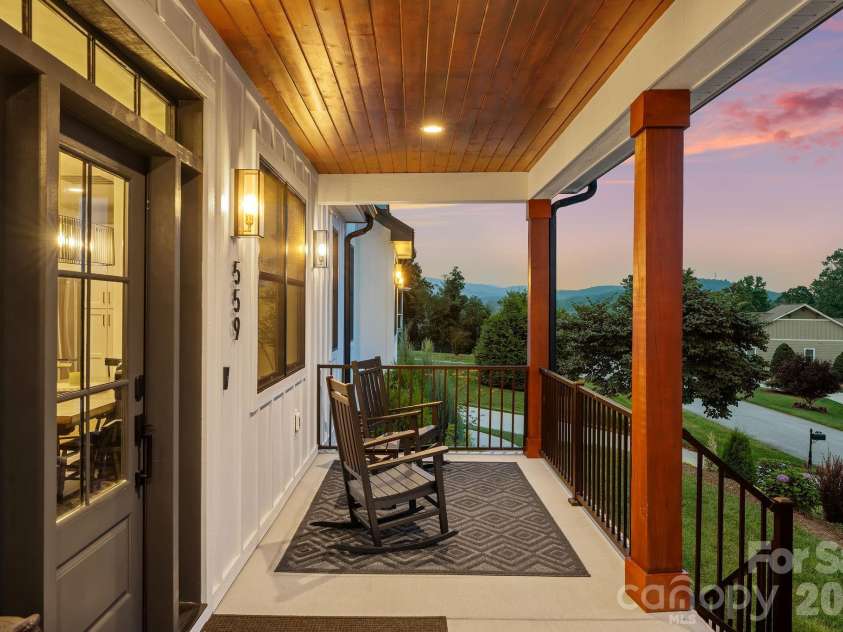559 Blacksmith Run Drive, Hendersonville, NC 28792.  MLS# CAR4408533, YatesRealty ID 40830. 