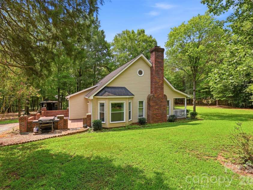 6707 Providence Road, Waxhaw, NC 28173.  MLS# CAR4408651, YatesRealty ID 40831. 