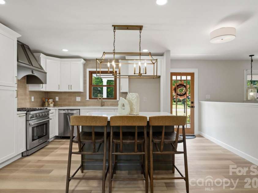 19924 Floral Lane, Cornelius, NC 28031.  MLS# CAR4408674, YatesRealty ID 40832. 