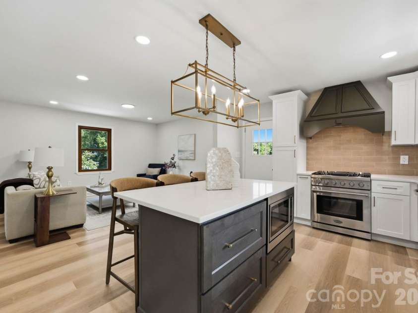 19924 Floral Lane, Cornelius, NC 28031.  MLS# CAR4408674, YatesRealty ID 40832. 