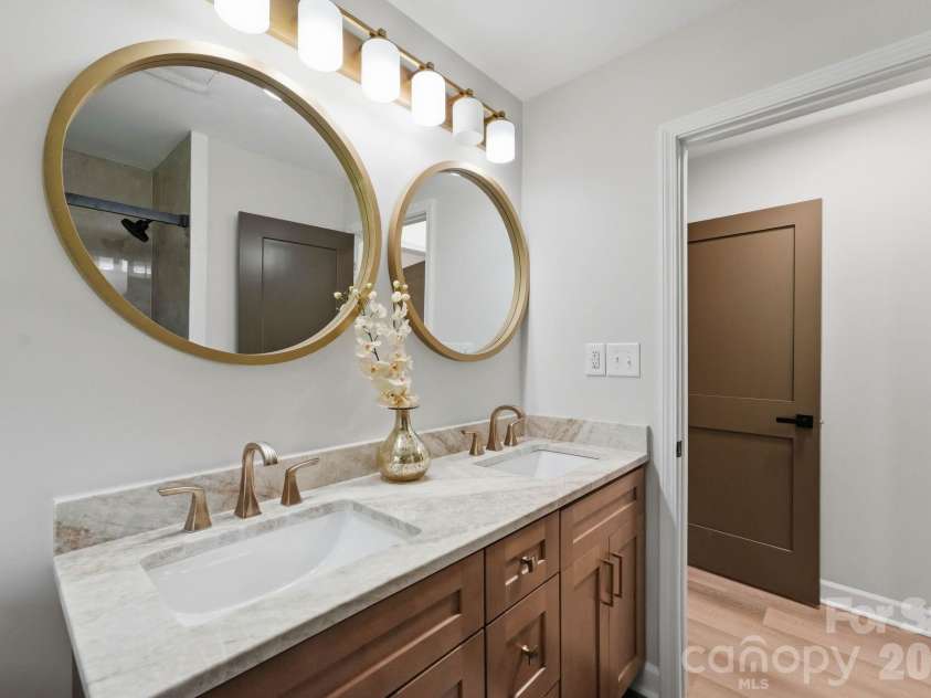 19924 Floral Lane, Cornelius, NC 28031.  MLS# CAR4408674, YatesRealty ID 40832. 