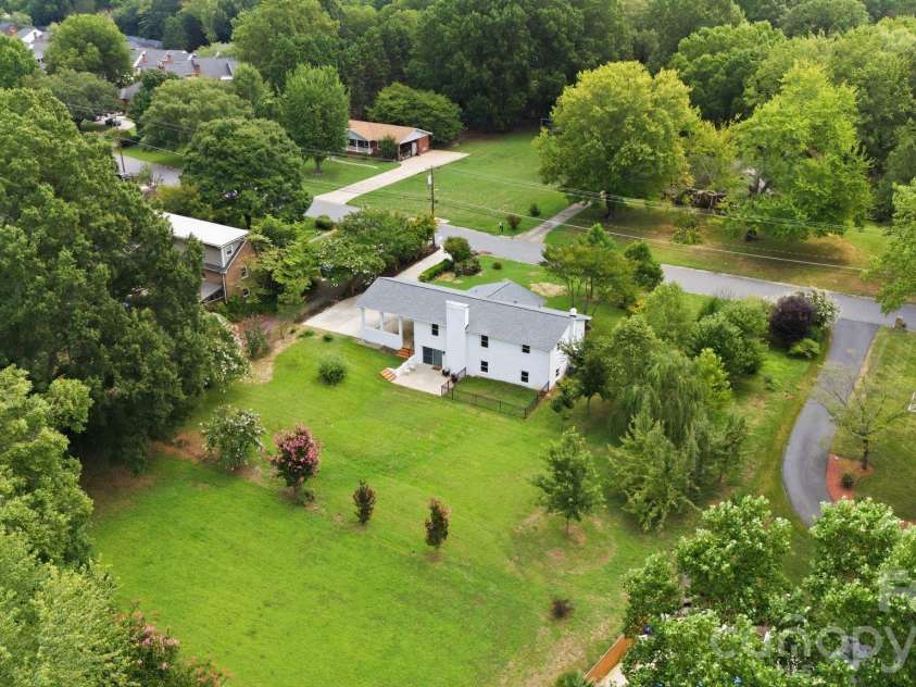 19924 Floral Lane, Cornelius, NC 28031.  MLS# CAR4408674, YatesRealty ID 40832. 