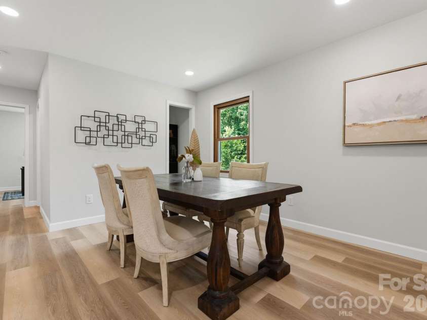 19924 Floral Lane, Cornelius, NC 28031.  MLS# CAR4408674, YatesRealty ID 40832. Dining Area
