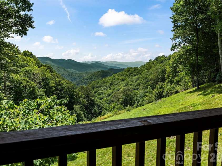 670 Parkway Drive, Maggie Valley, NC 28751.  MLS# CAR4405565, YatesRealty ID 40834. 