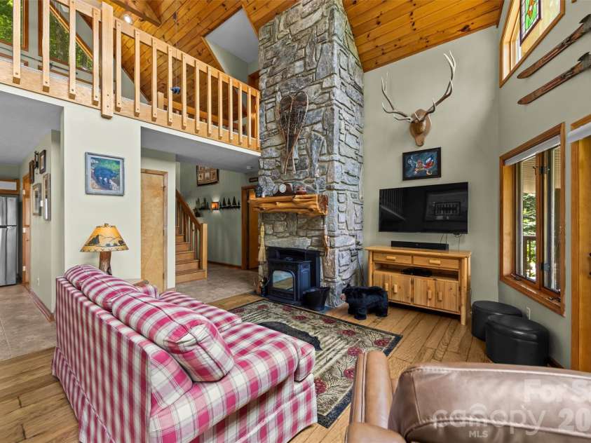 670 Parkway Drive, Maggie Valley, NC 28751.  MLS# CAR4405565, YatesRealty ID 40834. 