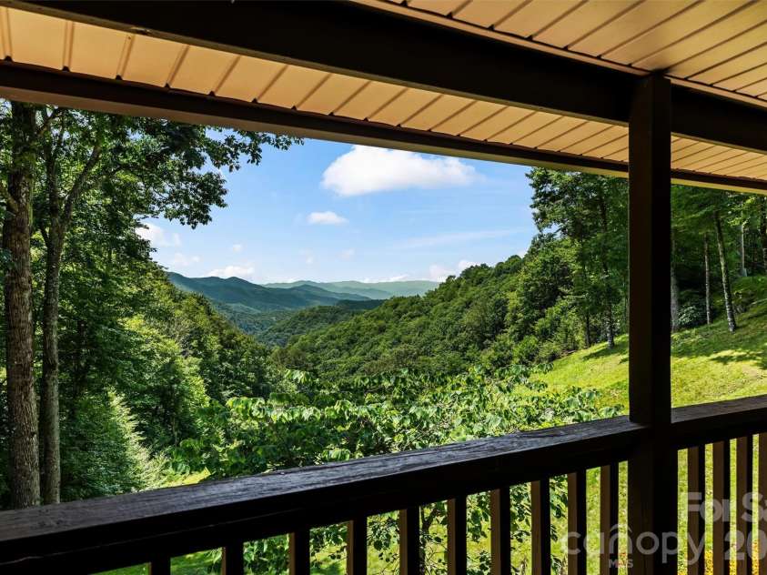 670 Parkway Drive, Maggie Valley, NC 28751.  MLS# CAR4405565, YatesRealty ID 40834. 