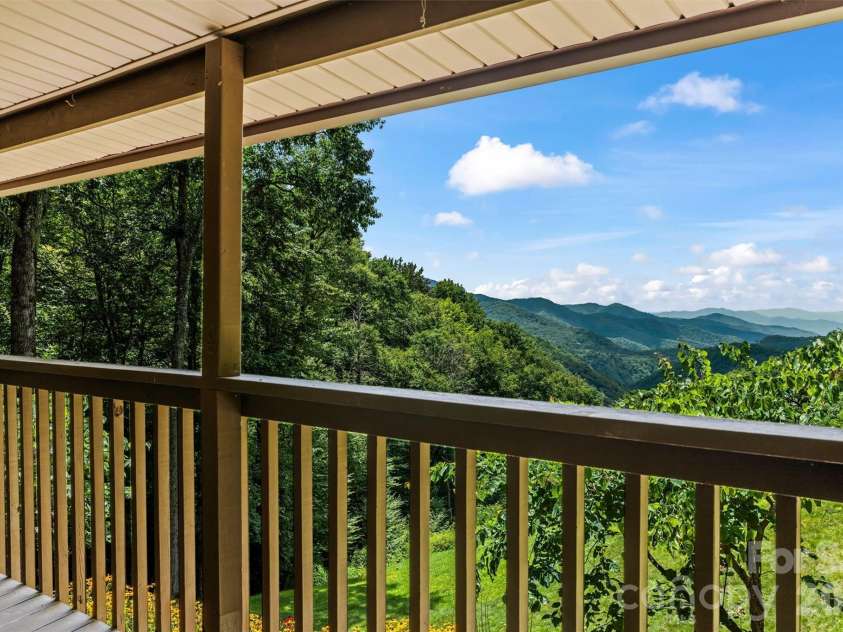 670 Parkway Drive, Maggie Valley, NC 28751.  MLS# CAR4405565, YatesRealty ID 40834. 